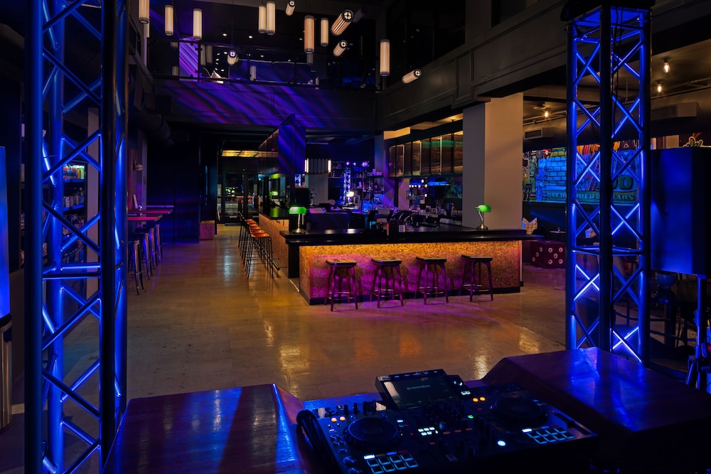 Moxy Houston Downtown - photo 47