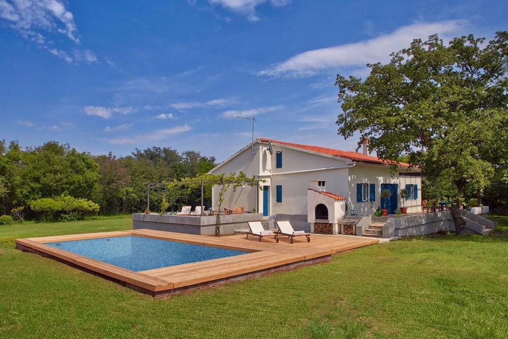 Villa Majavec — 4-Star Luxury Hotel in Vrbnik, Croatia