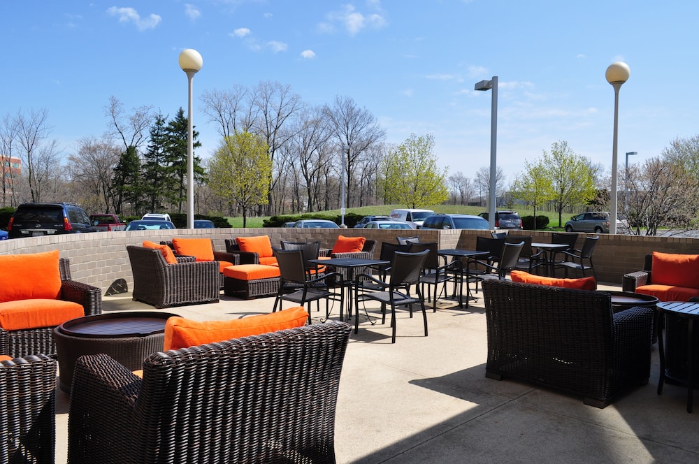 Hilton Garden Inn Cleveland Airport - photo 34