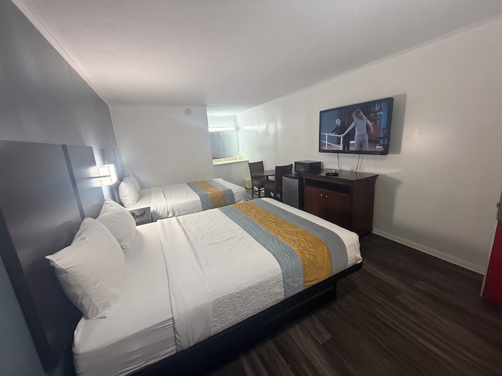 Smith Motel - photo 5
