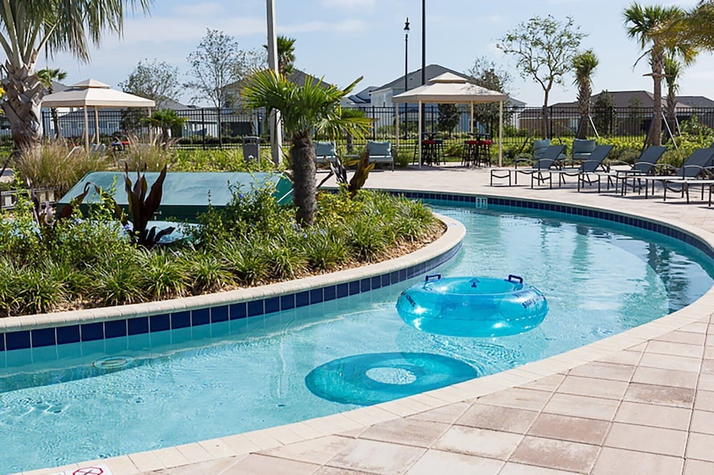 Luxurious 10 bed Lakefront Retreat Near Disney - photo 40