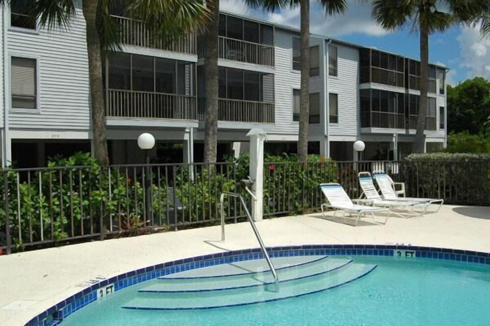 Cove at Sandy Pointe Unit 202a - photo 23