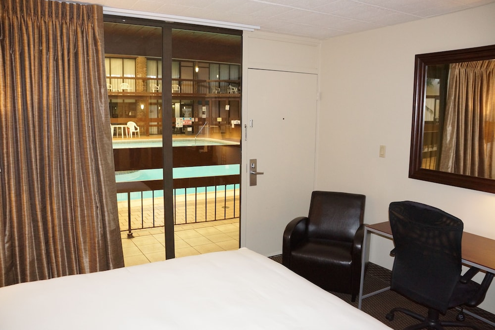 Ramada Conference Center Altoona - photo 12