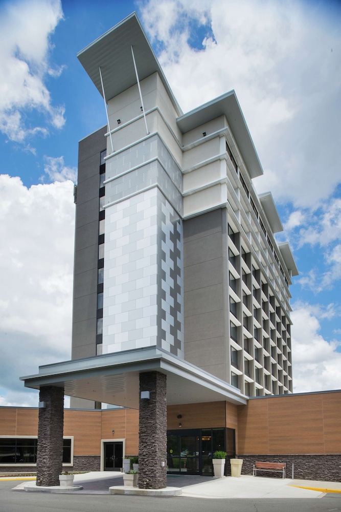 DoubleTree by Hilton Raleigh Crabtree Valley - photo 42