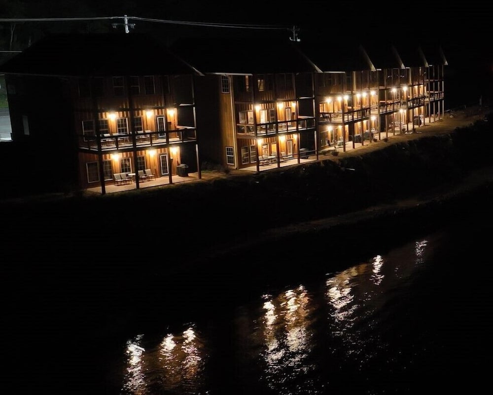 Keweenaw Waters Resort - photo 14