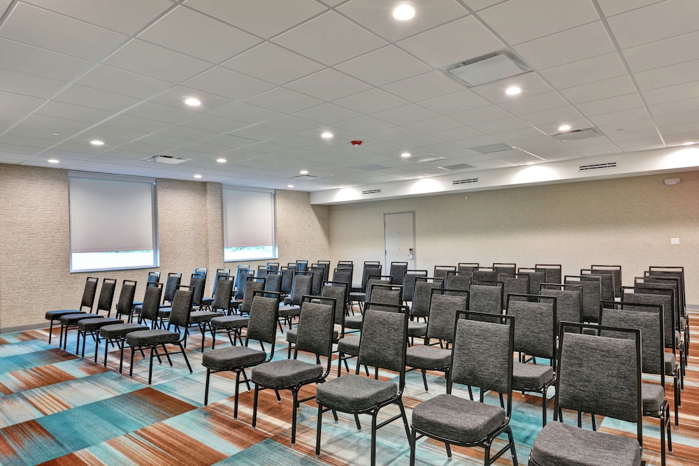 Home2 Suites by Hilton La Porte - photo 37