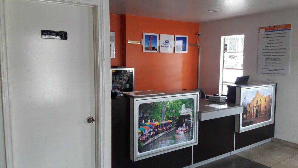 SureStay Hotel by Best Western San Antonio Riverwalk - photo 4