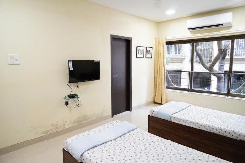 Large Modern Private 3BHK Khar West Mumbai