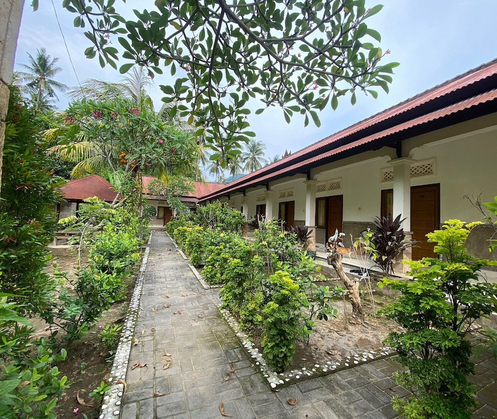 Hotel O Puri Batu Bolong in Senggigi, Indonesia
