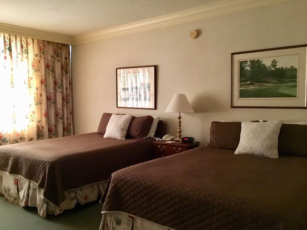The Inn at Houndslake - photo 16