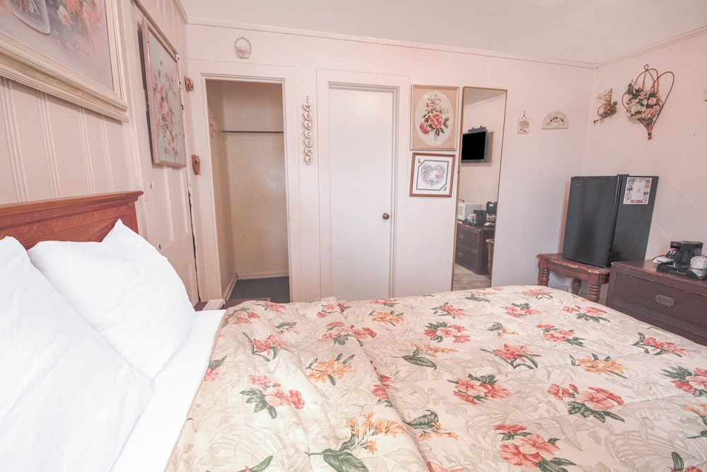 Sunflower Motel Hiawatha By OYO - photo 29