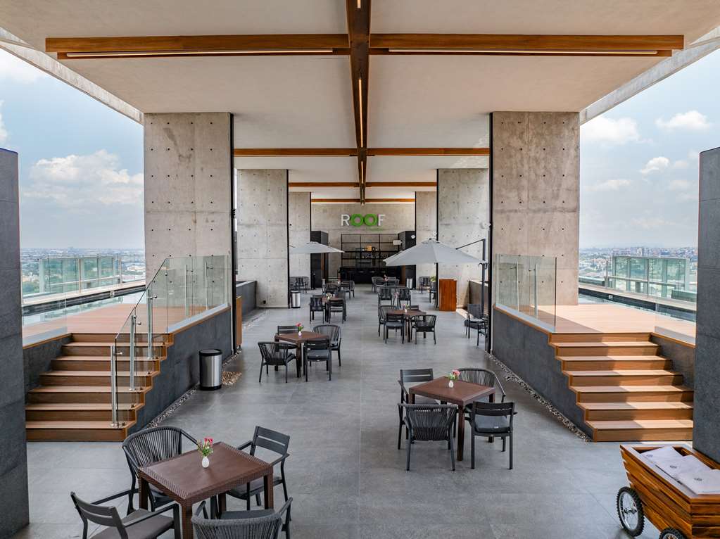 ROOF GARDEN