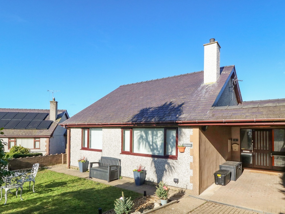 Normandy - carbon neutral hotel in Nefyn