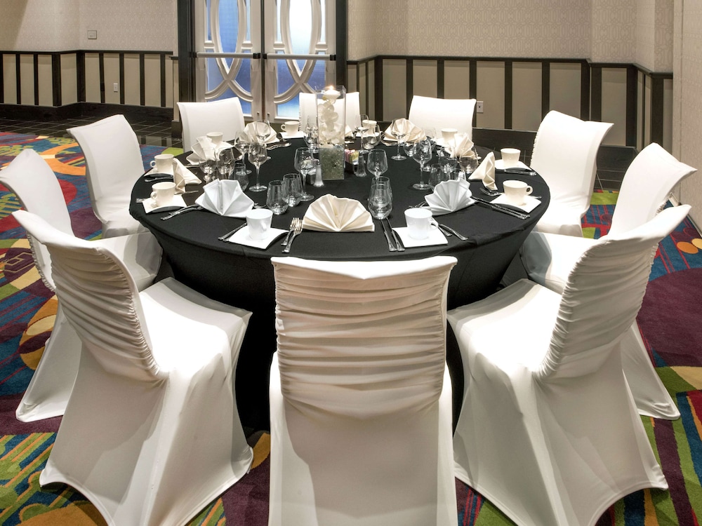 Hilton Garden Inn Raleigh Crabtree Valley - photo 52