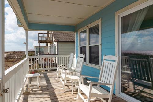 Mead Us At The Pier by Oak Island Accommodations - photo 7