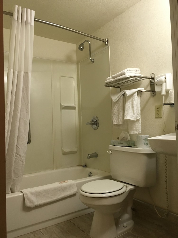 Travelodge by Wyndham Fairfield Napa Valley - photo 14