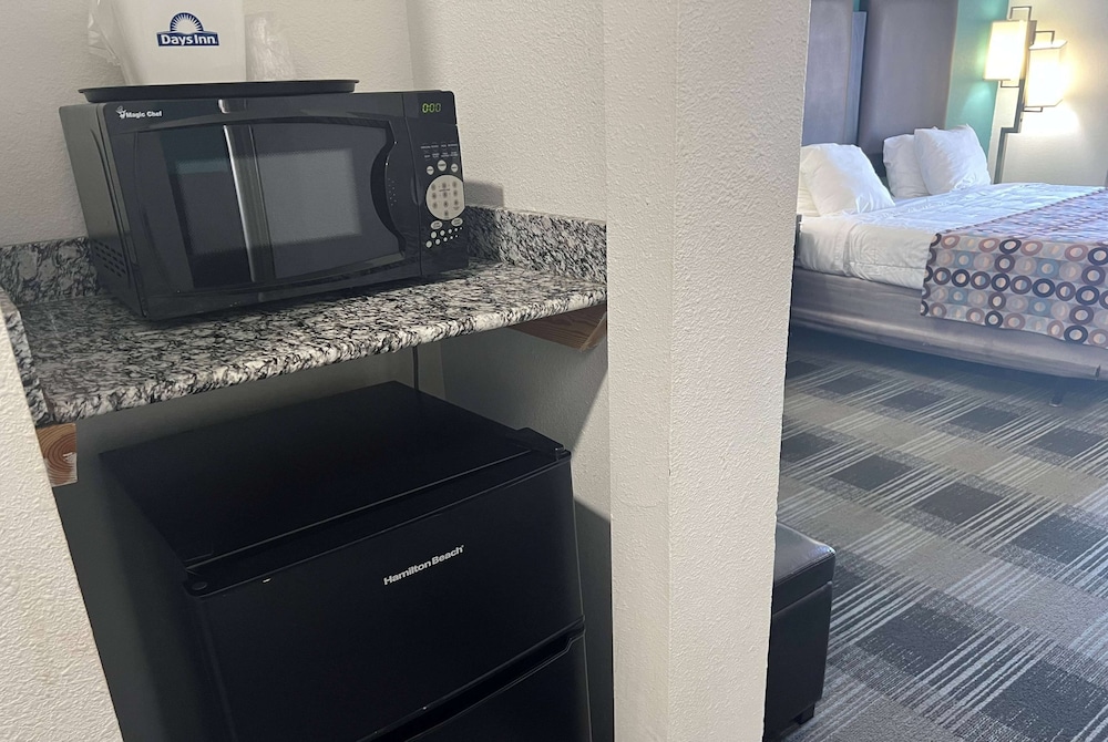Days Inn by Wyndham Alva - photo 17