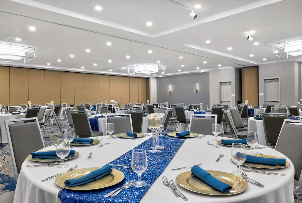 DoubleTree by Hilton Davenport - photo 53