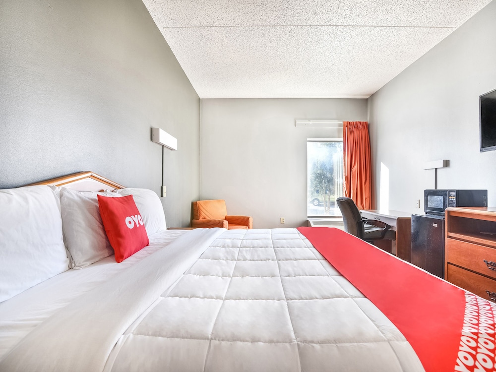 OYO Townhouse Inn Jacksonville near Little Rock Air Force Base - photo 10