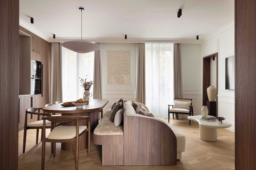 Appartement luxueux AC Bastille Blum — 4-Star Luxury Hotel in Paris, France
