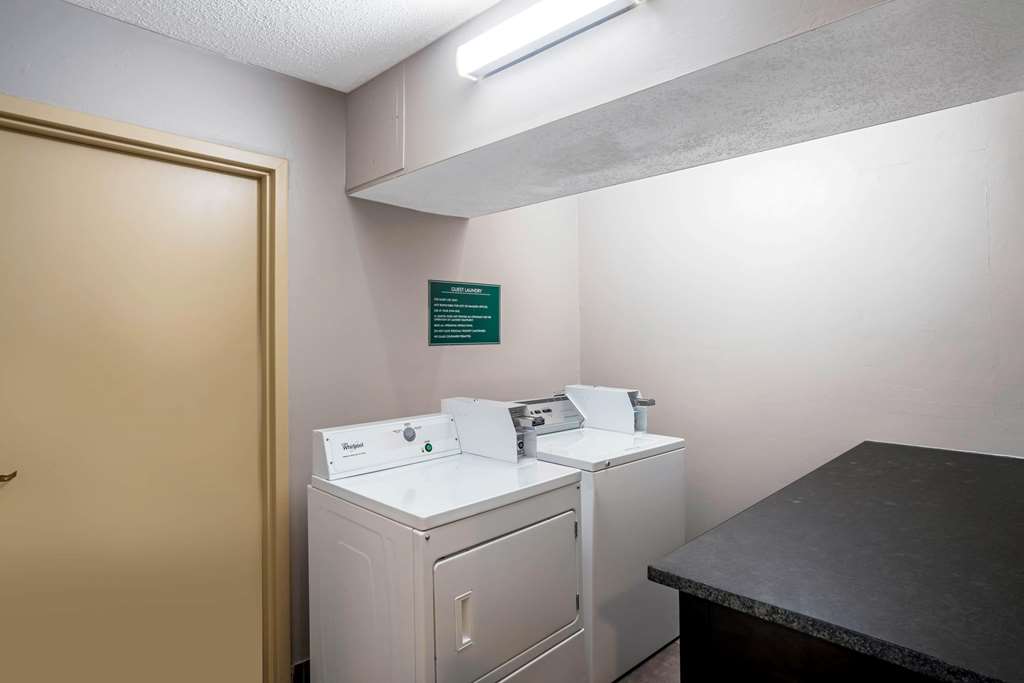 La Quinta Inn & Suites by Wyndham Lebanon - photo 28