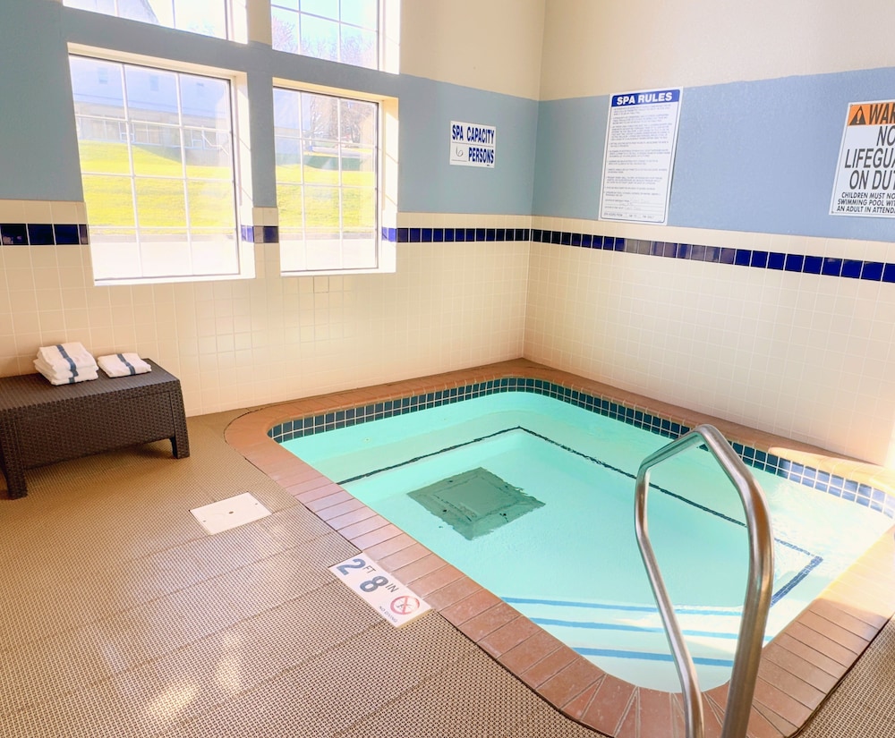 Country Trails Inn & Suites - photo 26