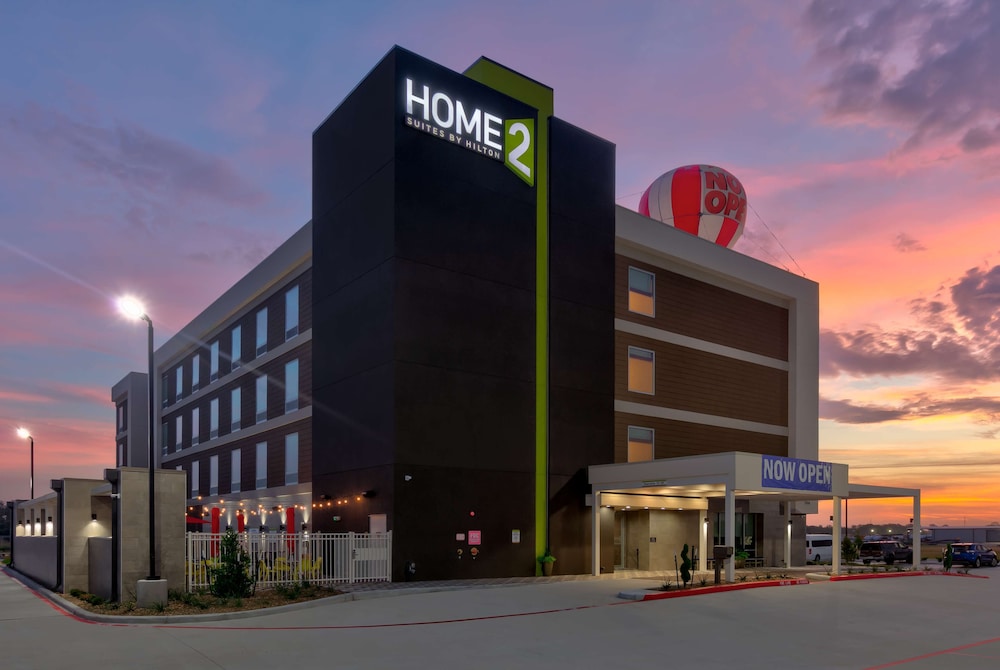 Home2 Suites by Hilton El Campo - photo 32