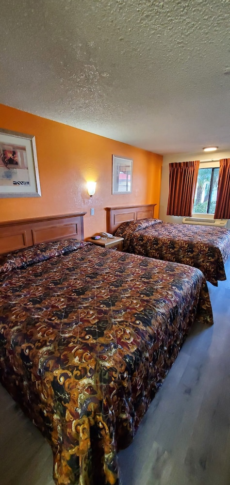 Anaheim National Inn - photo 14