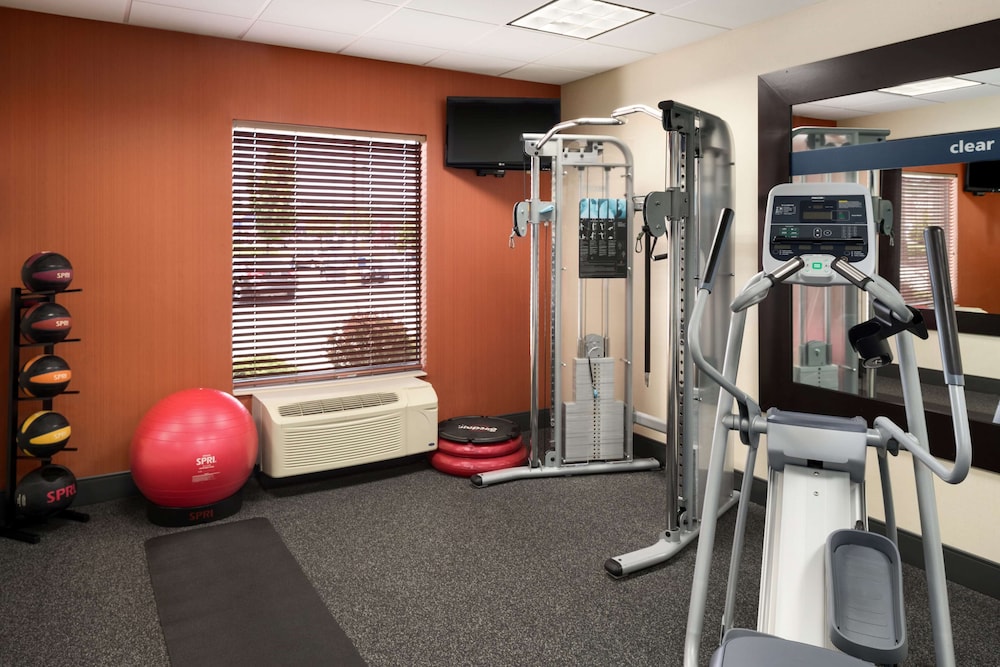 Hampton Inn Belle Vernon - photo 25