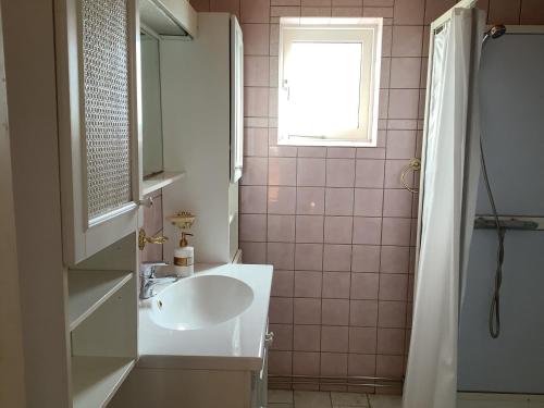 Pärla med egen brygga in Vaesteras, Sweden