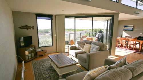 Moorhead Cove Beach Unit With pool Bermagui — Bermagui — photo 2