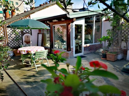 Centrale Luxury Apartment with Garden Terrace — 4-Star Luxury Hotel in Milan, Italy