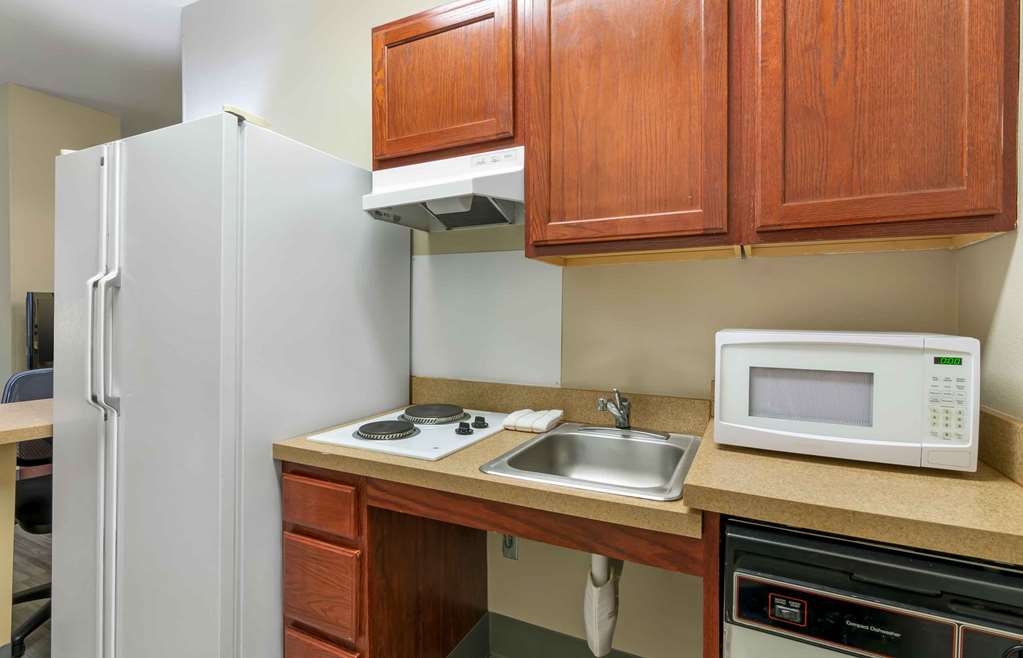 Extended Stay America Overland Park Metcalf - photo 16