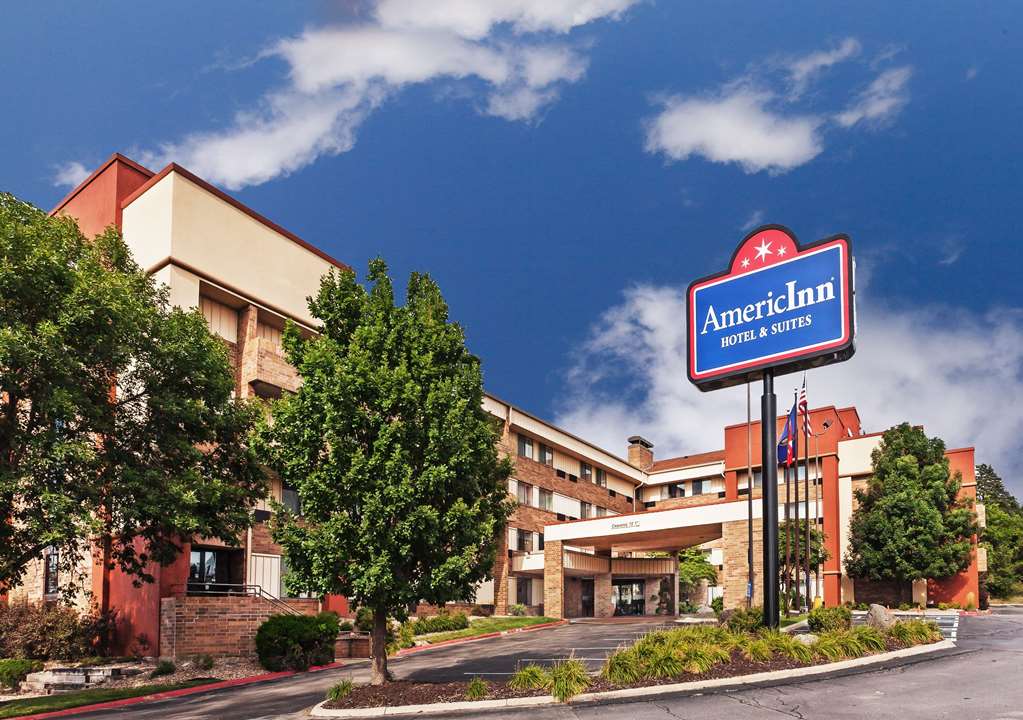 AmericInn by Wyndham Omaha - featured photo