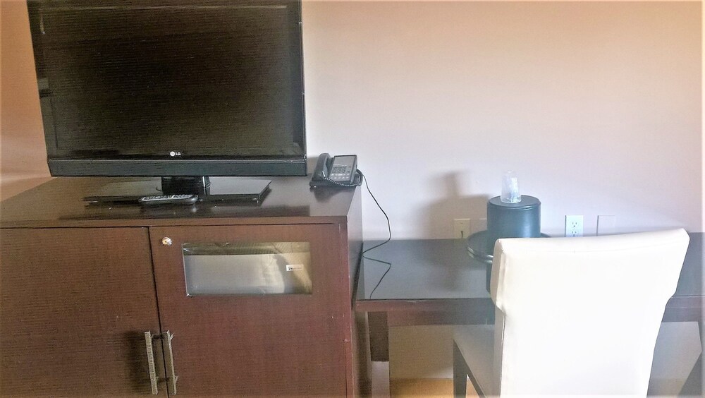 Banfield Value Inn - photo 17