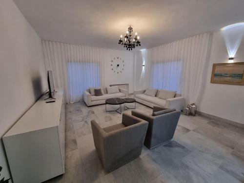 Superbe appartement indépendant à l'entrée de la marsa — 4-Star Luxury Hotel in Al Marsa, Tunisia