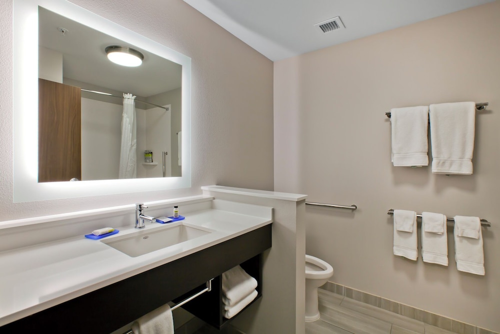 Holiday Inn Express and Suites Green River - photo 28