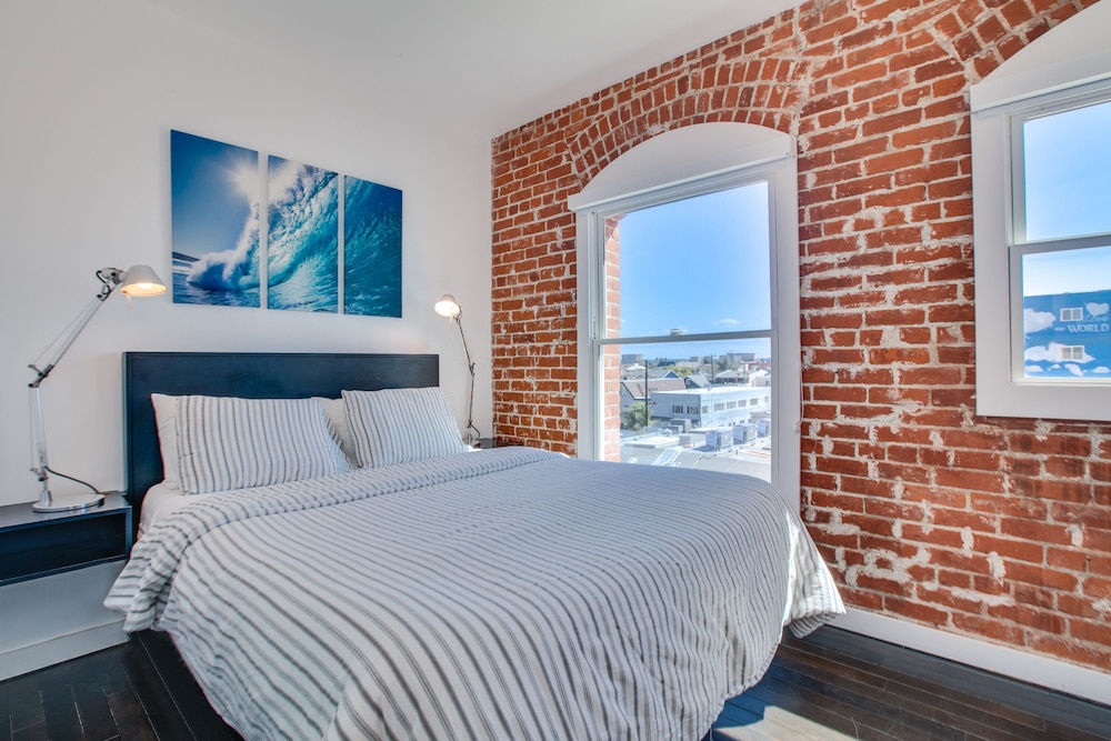 Venice Breeze Suites - photo 8