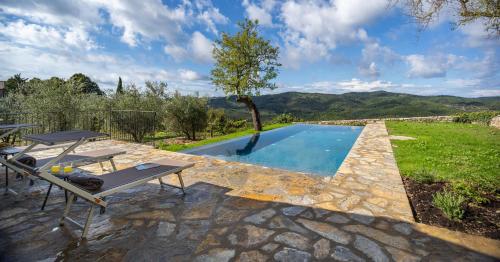 Casa all'Erta villa with private pool — 4-Star Luxury Hotel in Gaiole In Chianti, Italy