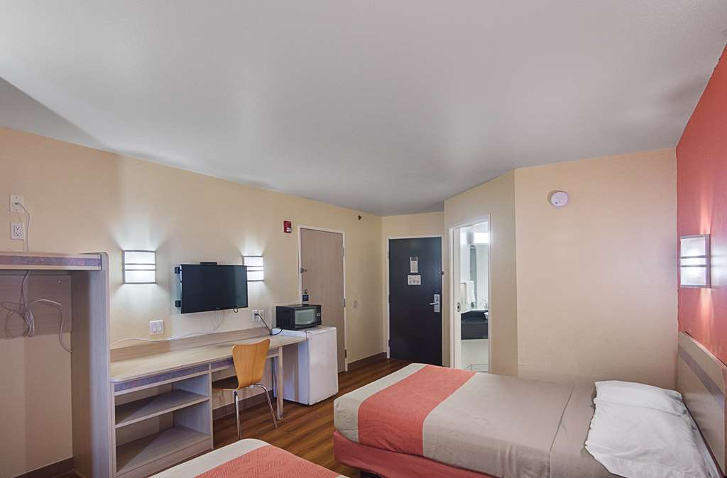Motel 6 Terrell TX - photo 15