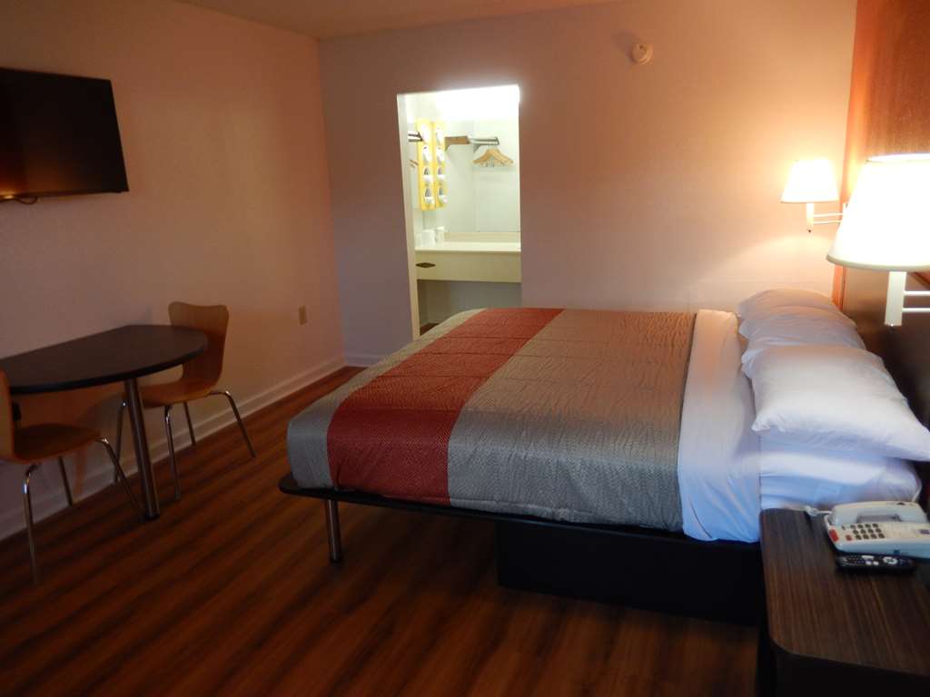 Motel 6 Warner Robins GA - photo 9