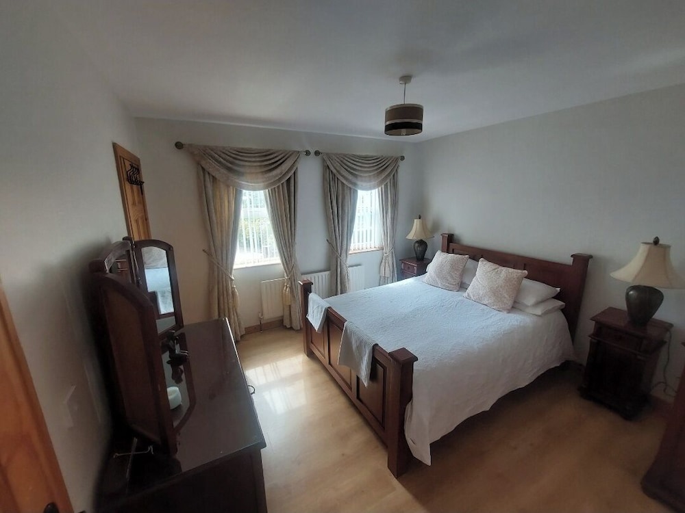 Carndonagh 3 bedrooms Sleeps 6 7 Garden