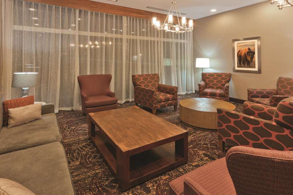 La Quinta Inn & Suites by Wyndham Butte - photo 9