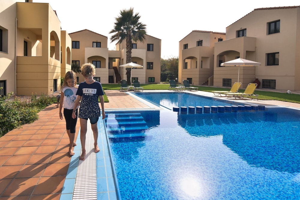 Gt Beach - carbon neutral hotel in Chania