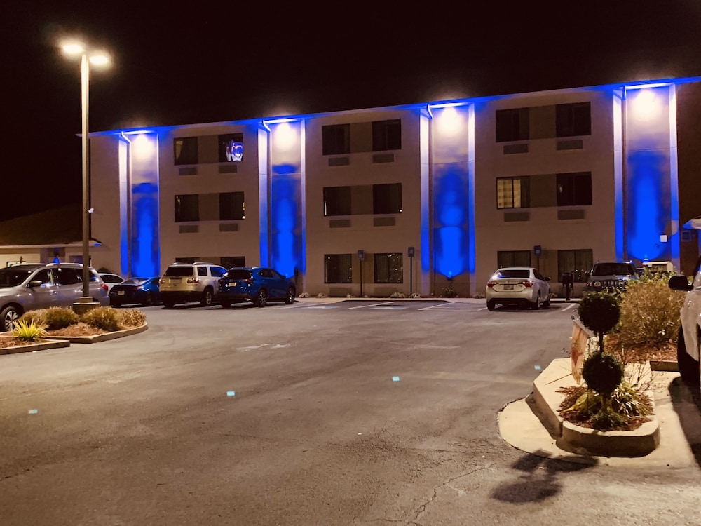 Days Inn by Wyndham McDonough - photo 69