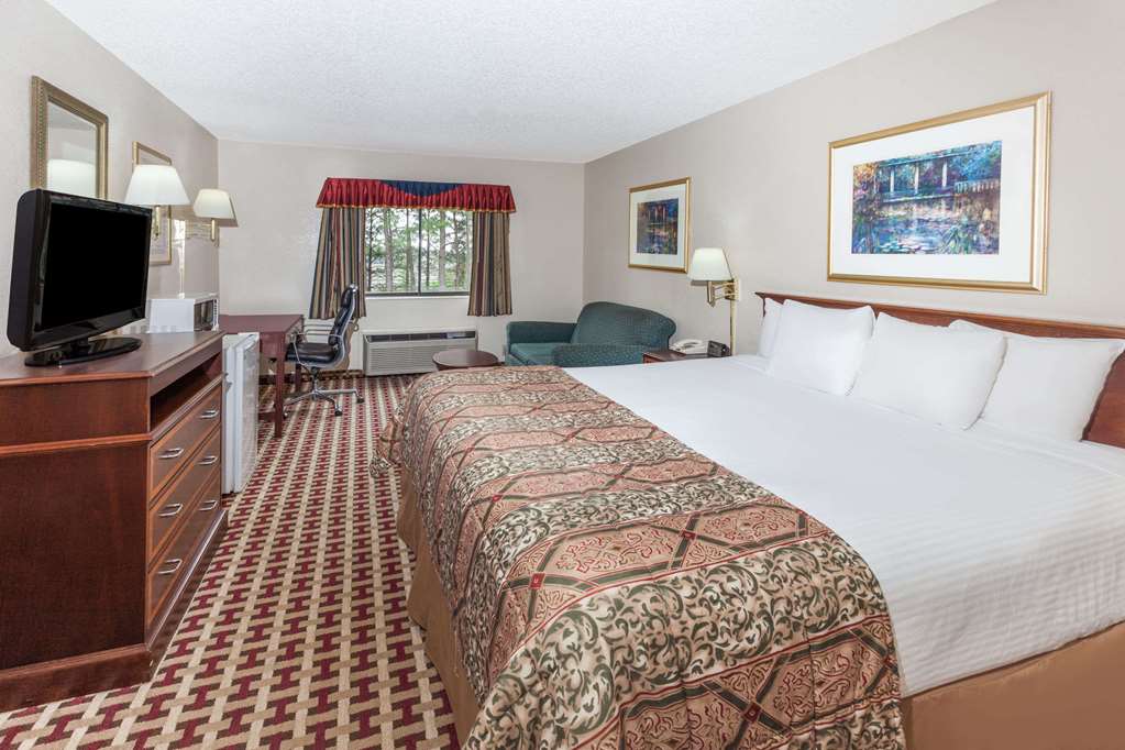 Baymont by Wyndham Smyrna - photo 7
