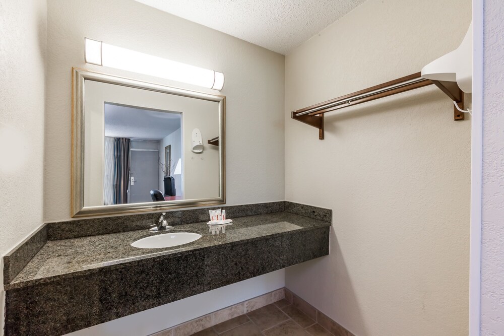 Ramada By Wyndham New Iberia - photo 18