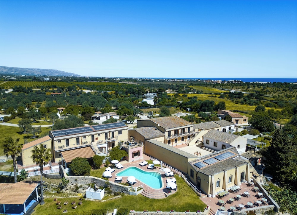 La Corte Del Sole - carbon neutral hotel in Noto
