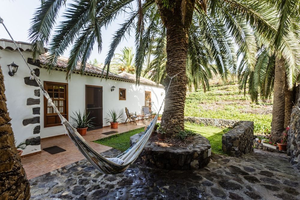 Etna — 4-Star Luxury Hotel in Brena Baja, Spain
