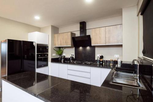 Modern 3 bed apartment with Pool Kileleshwa